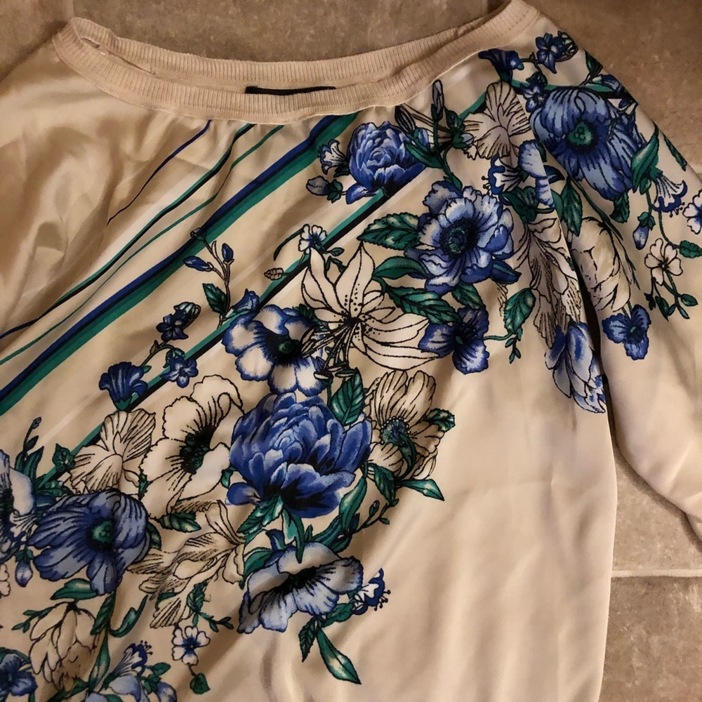 White House Black Market Floral